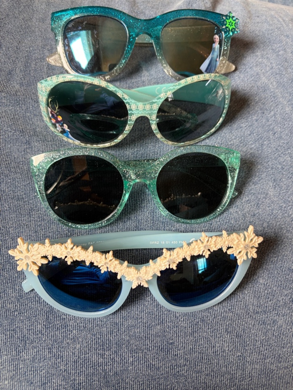 Lot of 4 Girls Disney Frozen sunglasses